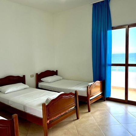 Redi'S Seaview Apartments Саранде Екстериор снимка