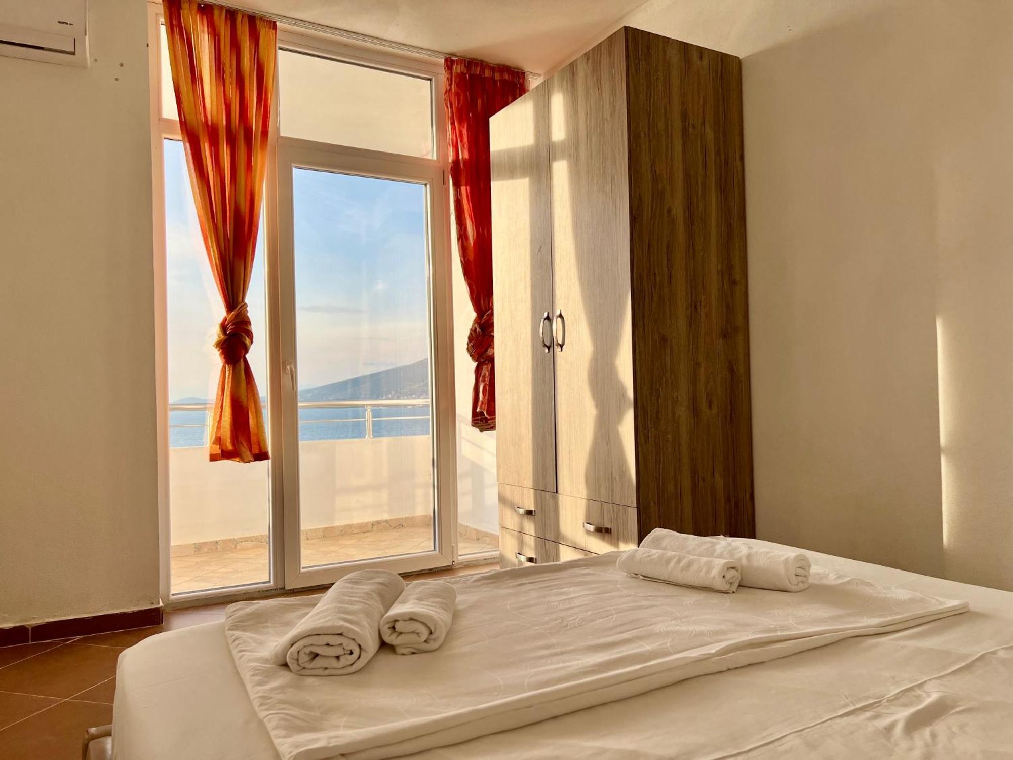 Redi'S Seaview Apartments Саранде Екстериор снимка