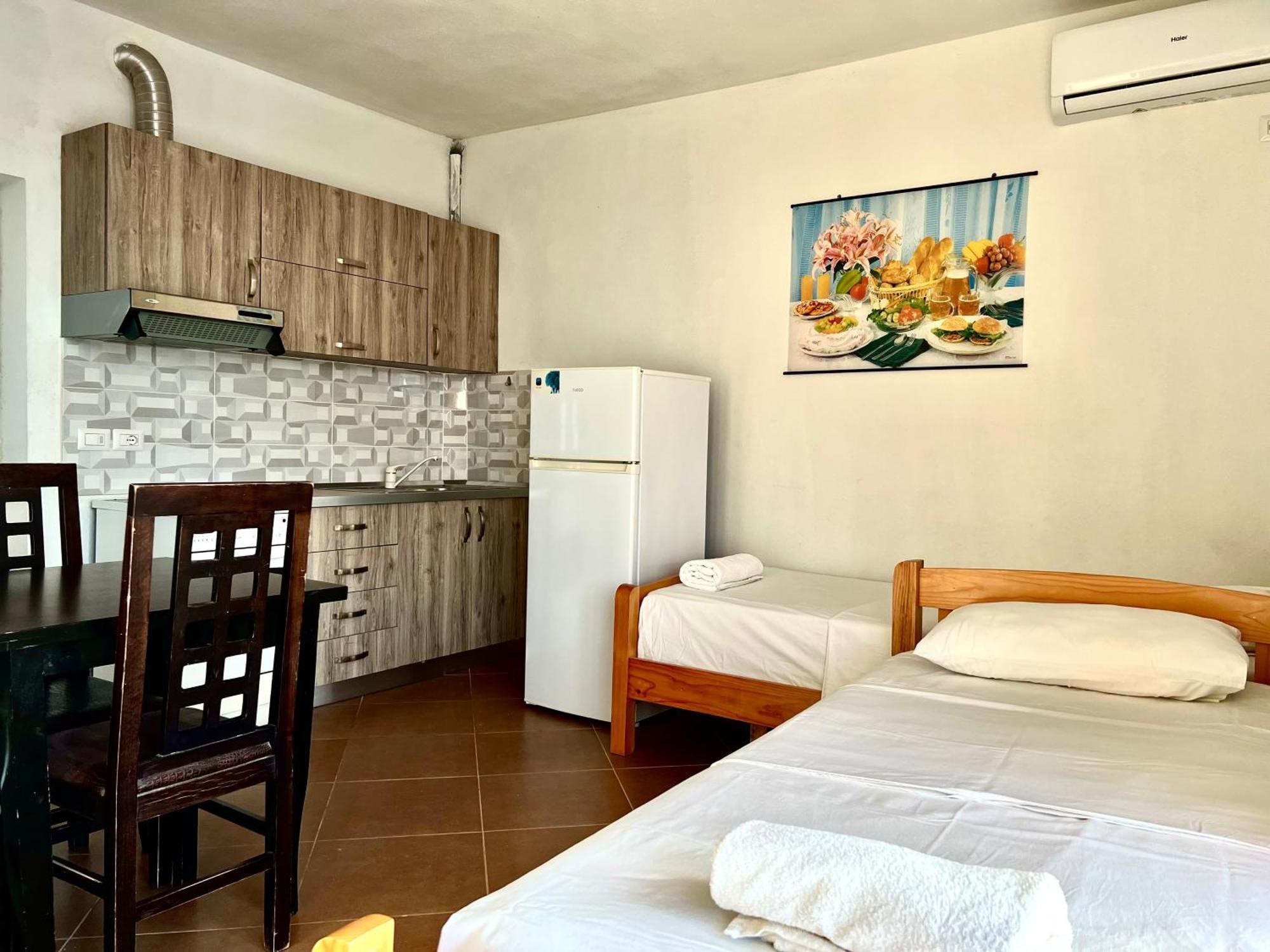 Redi'S Seaview Apartments Саранде Екстериор снимка