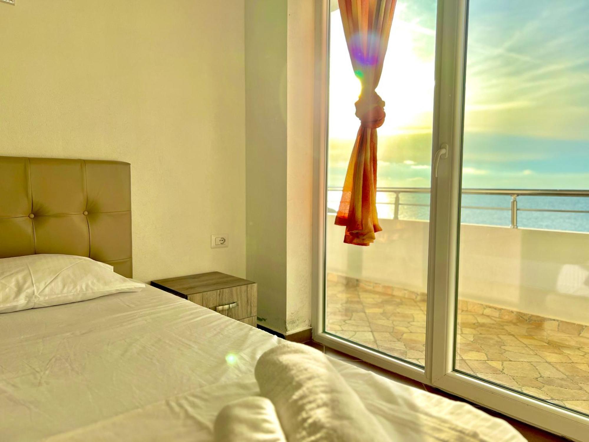 Redi'S Seaview Apartments Саранде Екстериор снимка