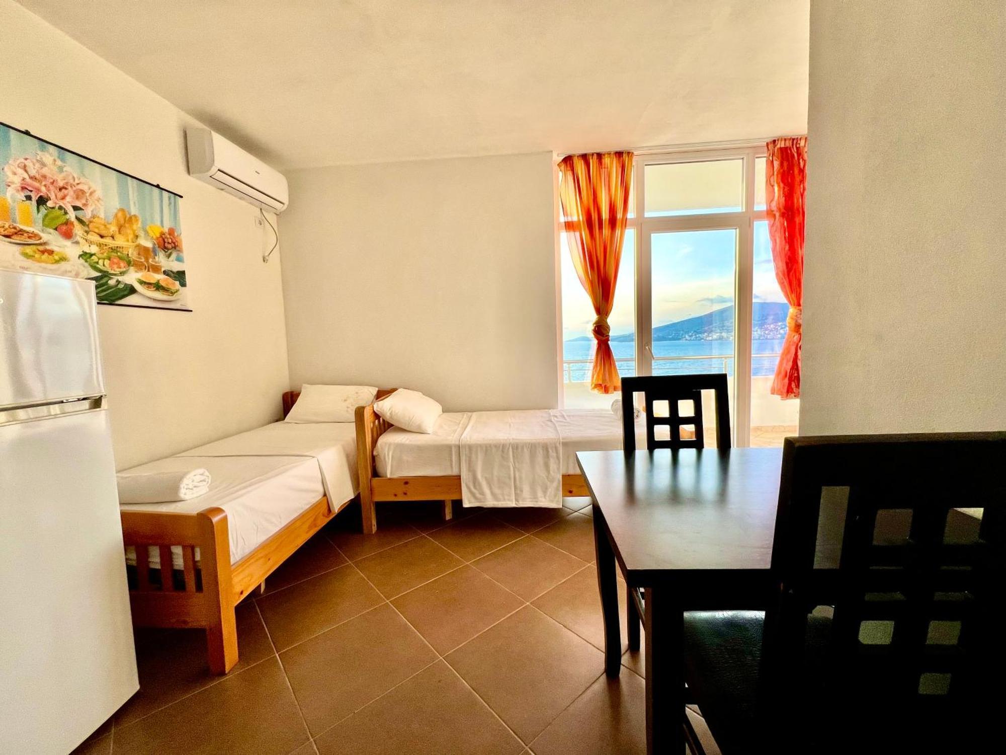 Redi'S Seaview Apartments Саранде Екстериор снимка