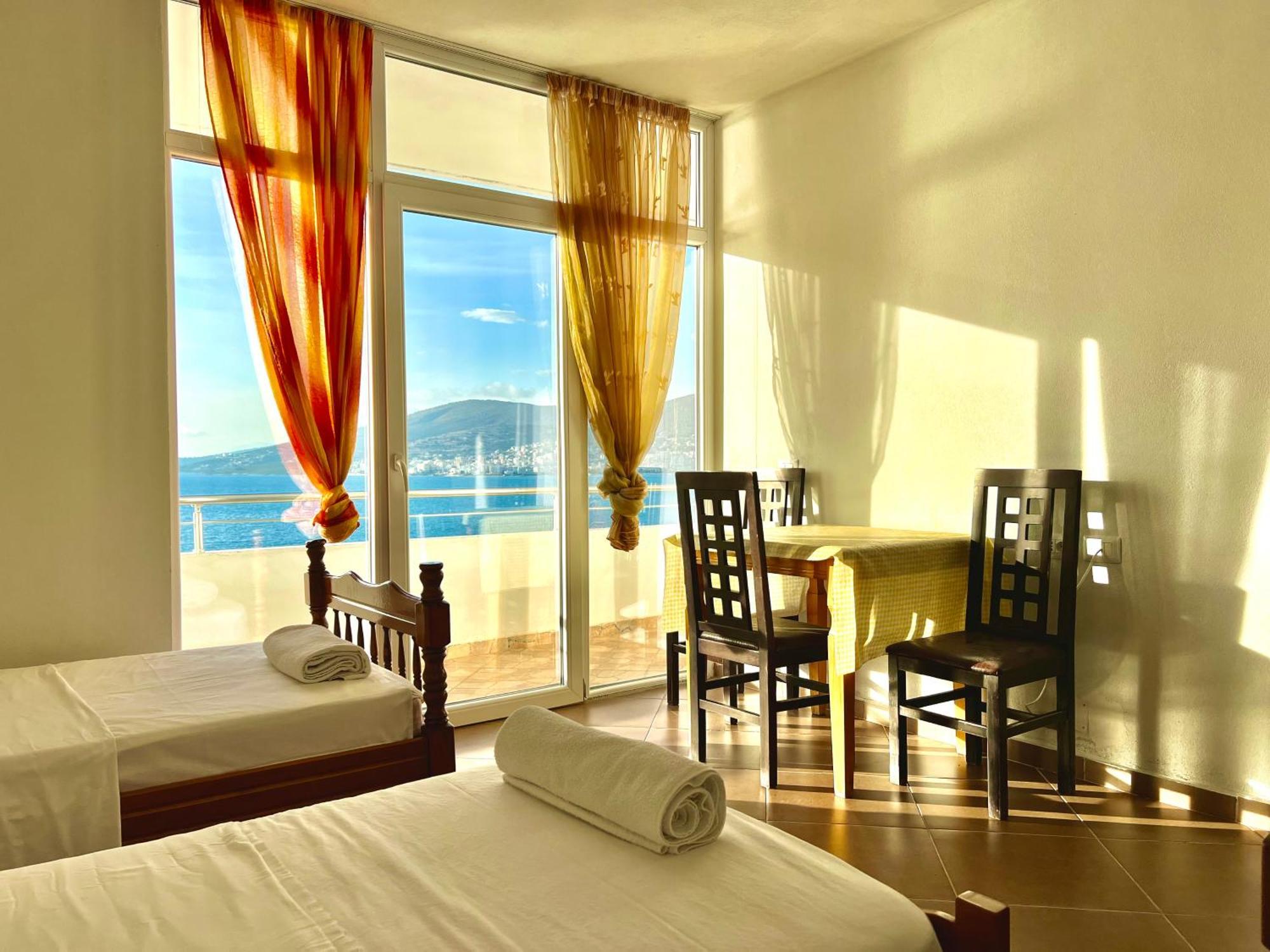 Redi'S Seaview Apartments Саранде Екстериор снимка