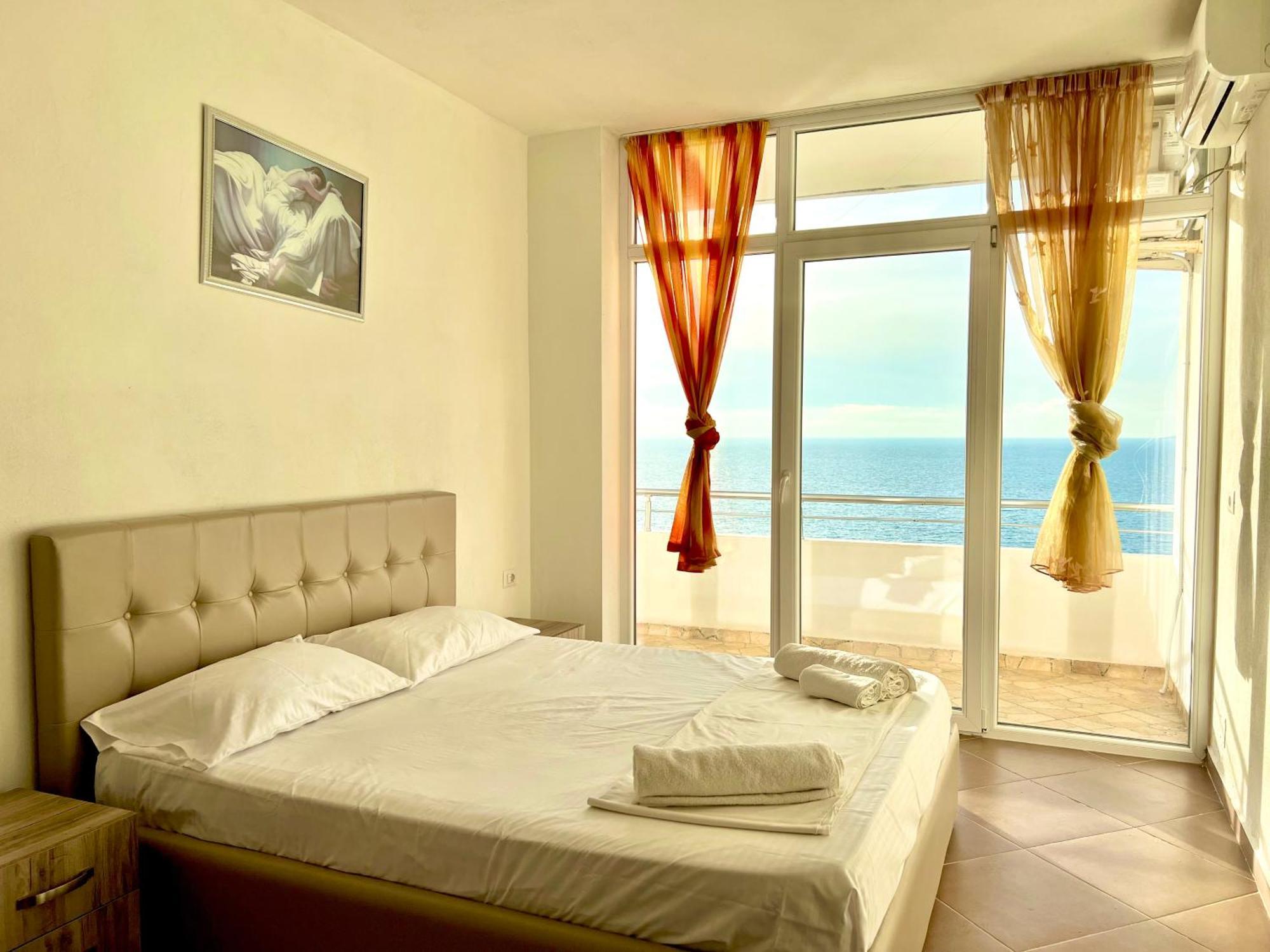 Redi'S Seaview Apartments Саранде Екстериор снимка