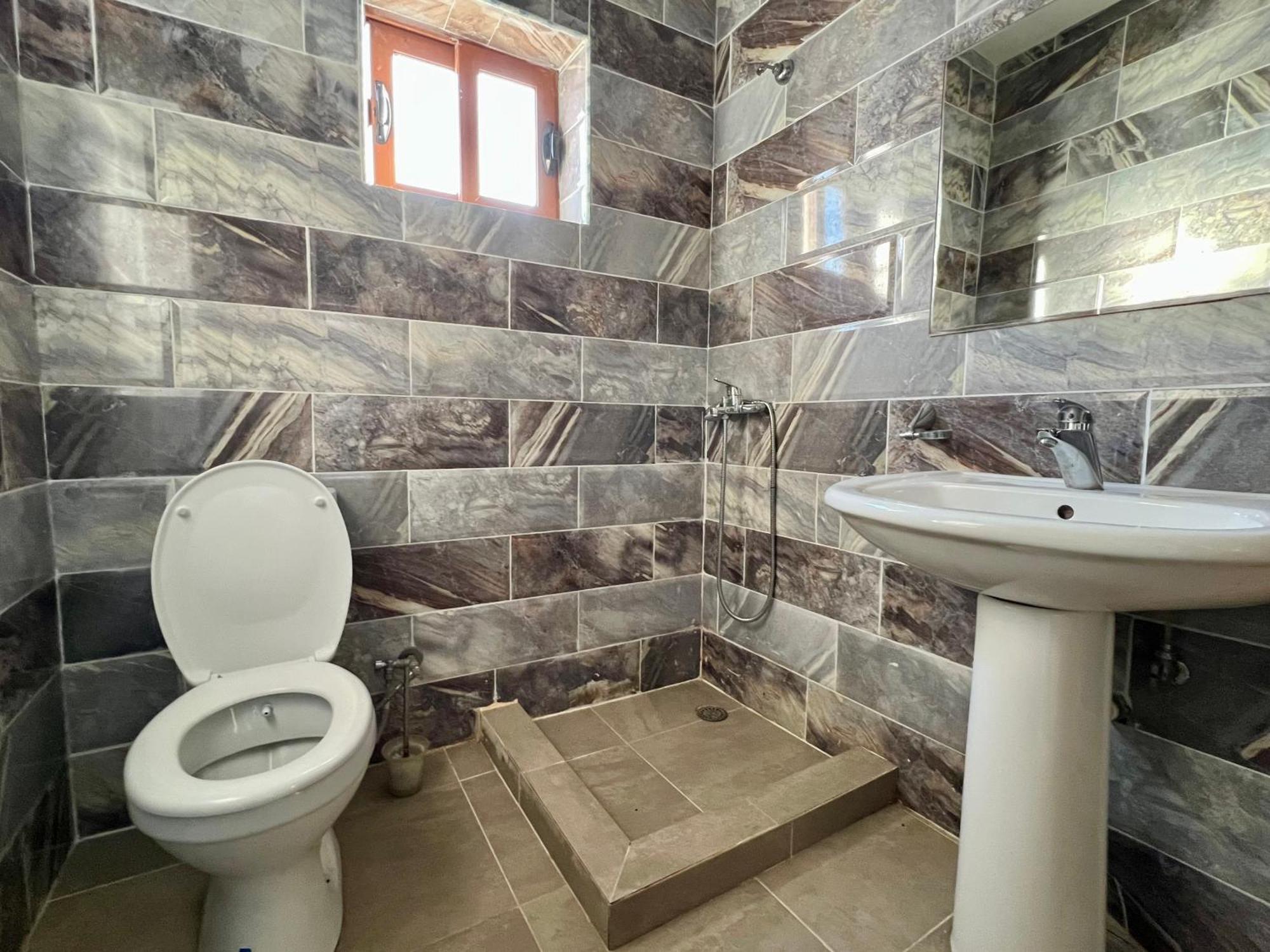 Redi'S Seaview Apartments Саранде Екстериор снимка