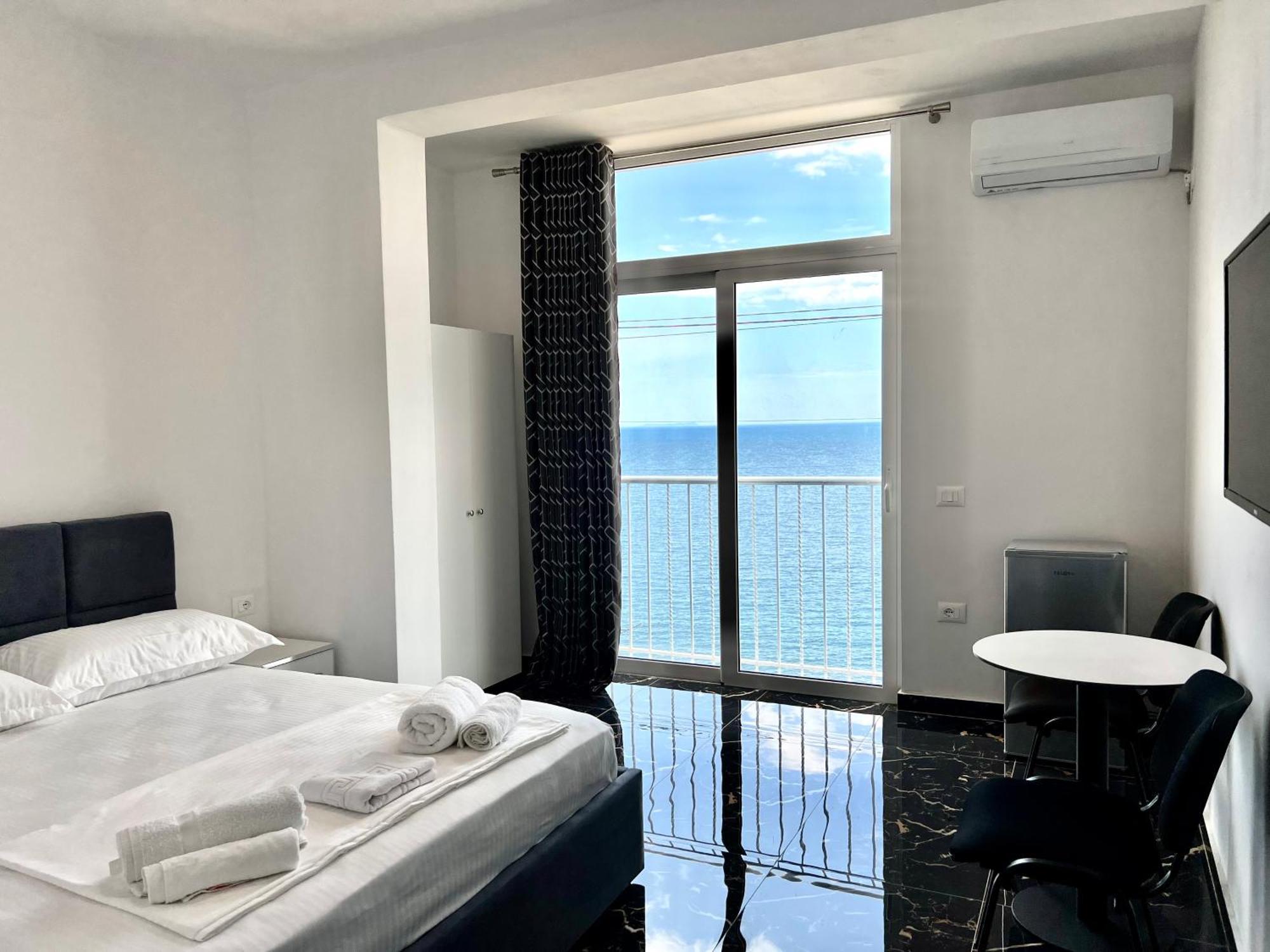 Redi'S Seaview Apartments Саранде Екстериор снимка