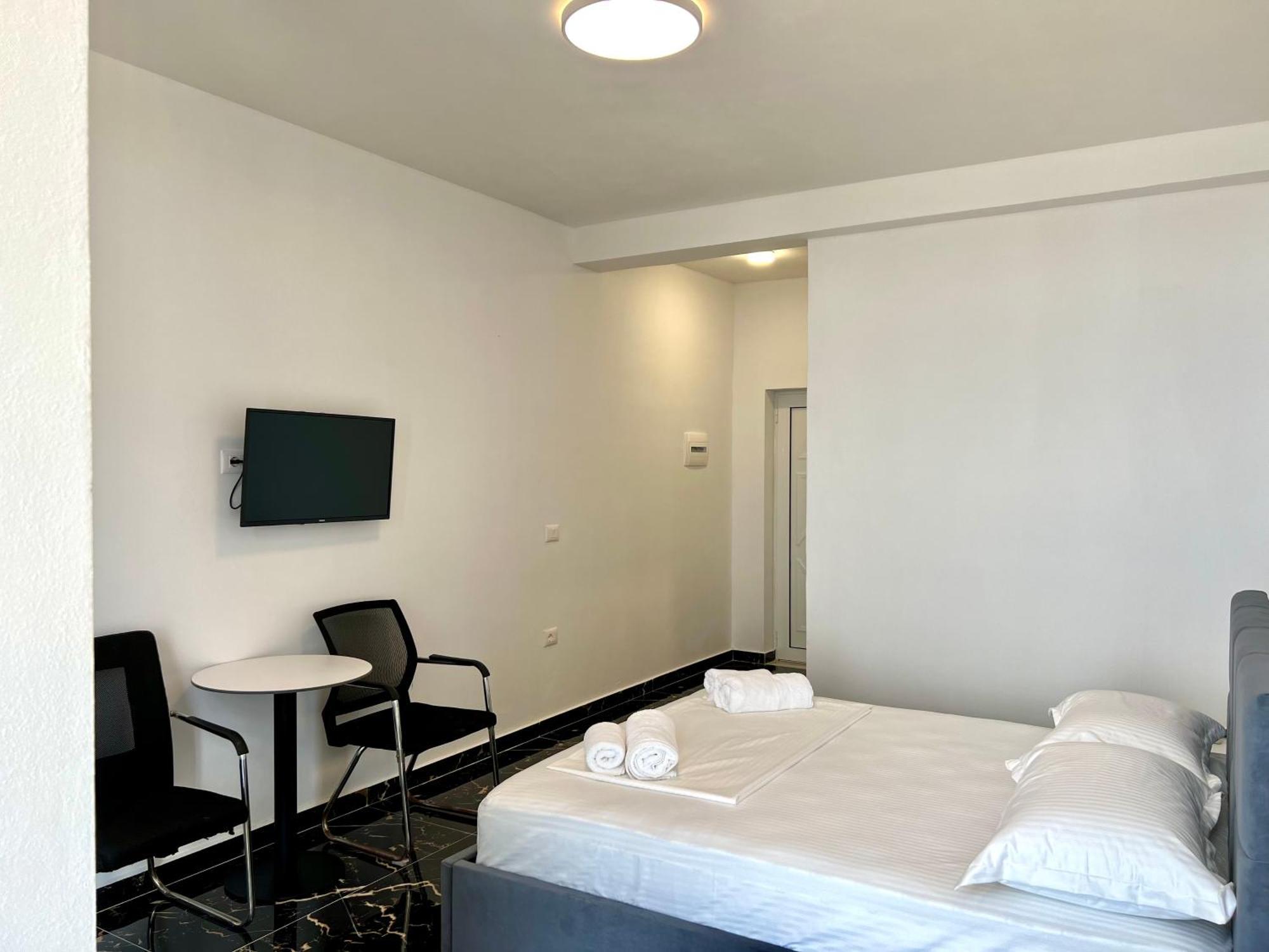 Redi'S Seaview Apartments Саранде Екстериор снимка