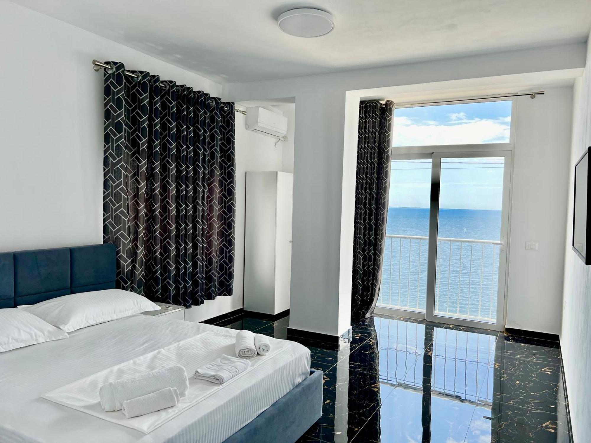 Redi'S Seaview Apartments Саранде Екстериор снимка
