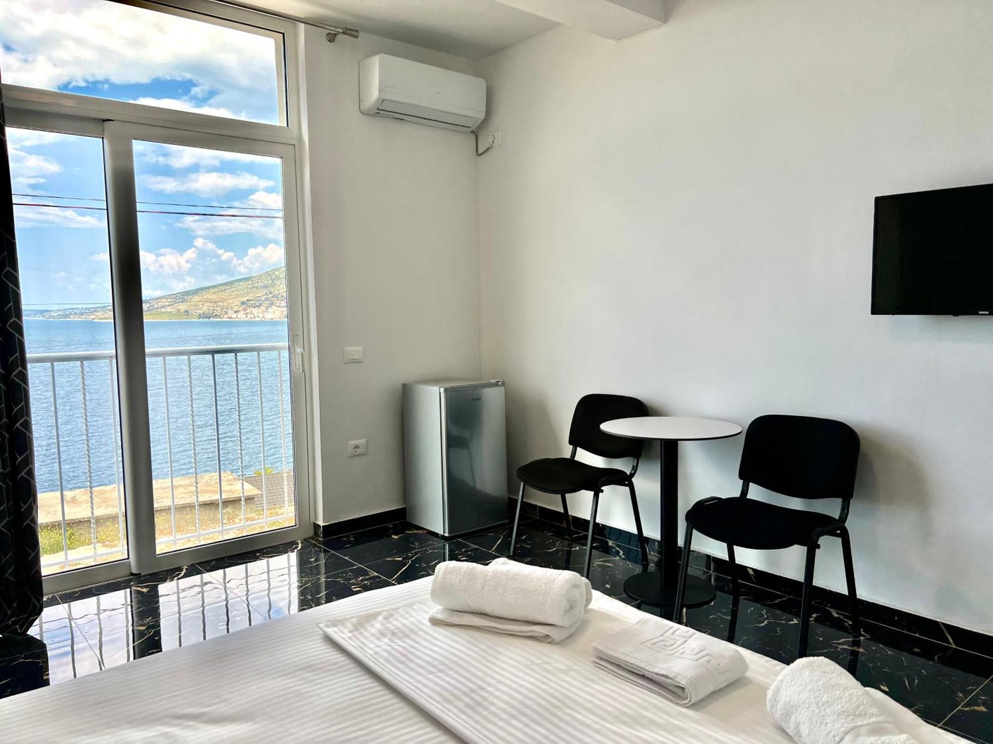 Redi'S Seaview Apartments Саранде Екстериор снимка