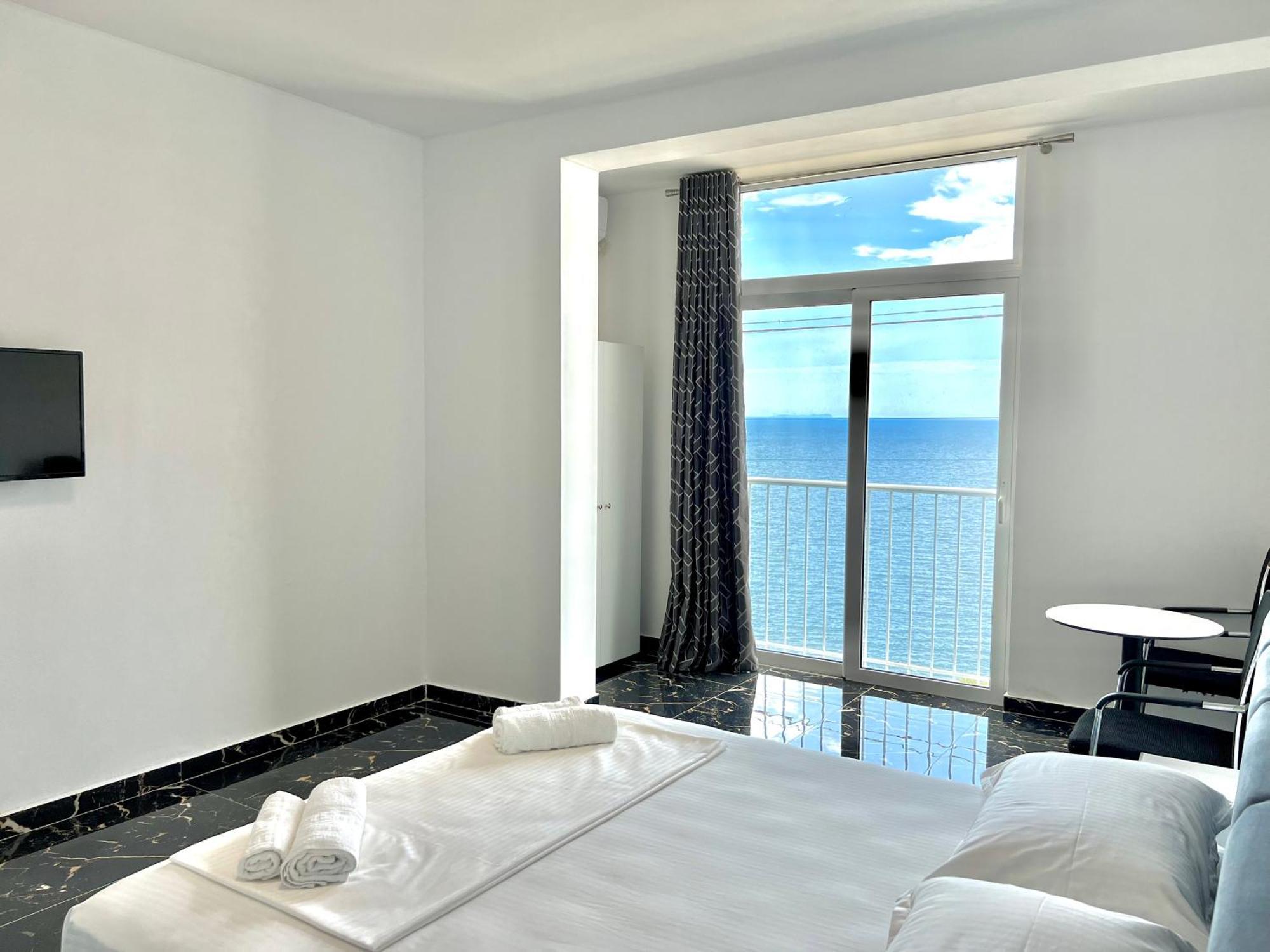 Redi'S Seaview Apartments Саранде Екстериор снимка