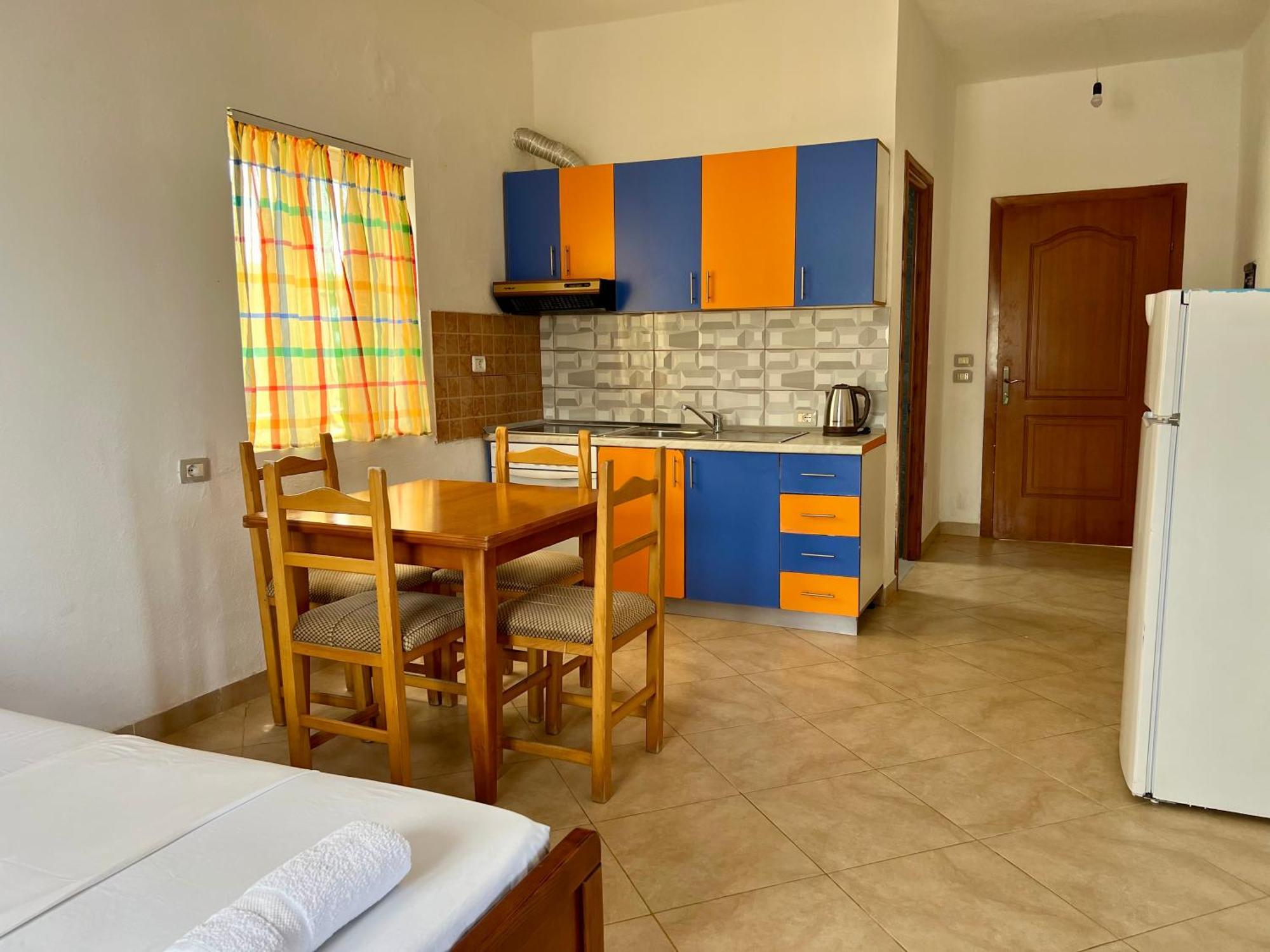 Redi'S Seaview Apartments Саранде Екстериор снимка