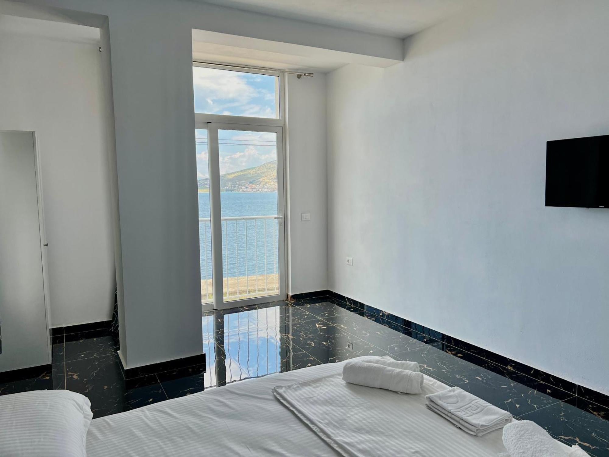 Redi'S Seaview Apartments Саранде Екстериор снимка